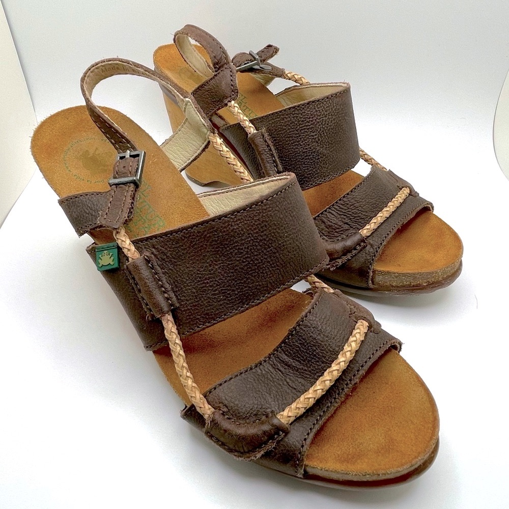 EUC El Naturalista Sandals